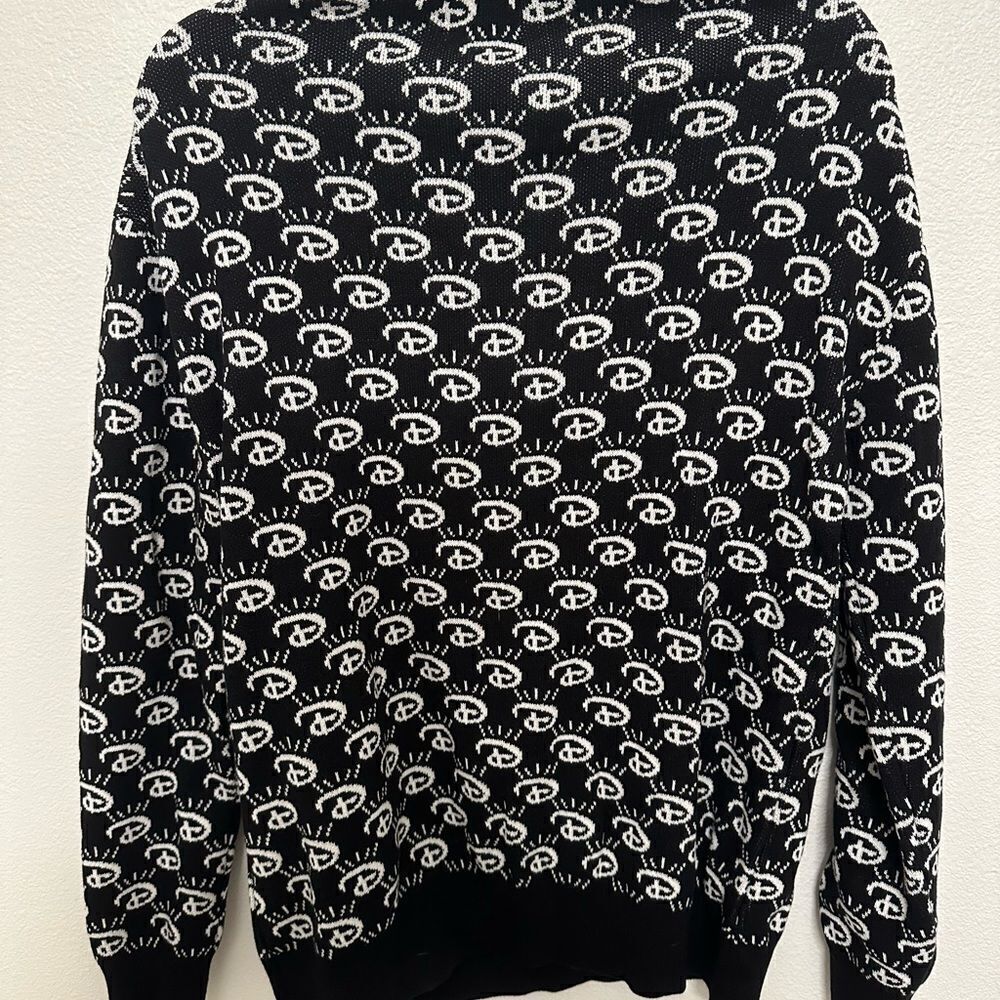 H&M Disney Shirt - Picture 8 of 8